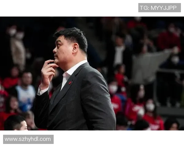 姚明因增重过度影响职业生涯健康状况引发广泛关注与讨论 姚明因增重过度影响职业生涯健康状况引发广泛关注与讨论