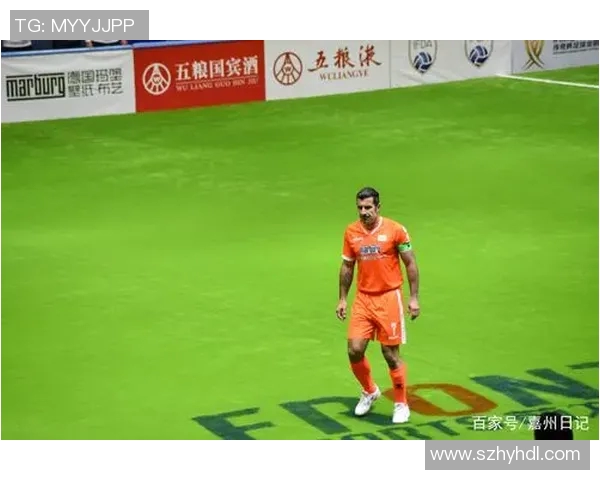 怀旧足球传奇再现老足球明星海报图带你重温经典瞬间与激情岁月 怀旧足球传奇再现老足球明星海报图带你重温经典瞬间与激情岁月