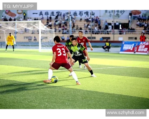 珍珠闪耀绿茵场足球明星的时尚与魅力交融之旅